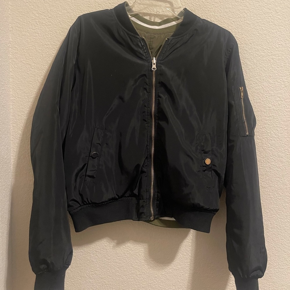 Reversible black and army green bomber jacket size small